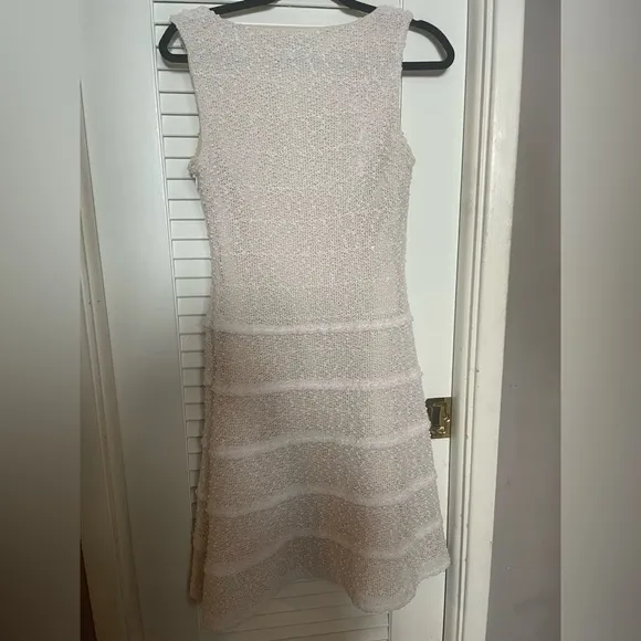 Nine West’s Tweed Like Cream Tiered A-Lined Dress/Metallic Accents Size 4