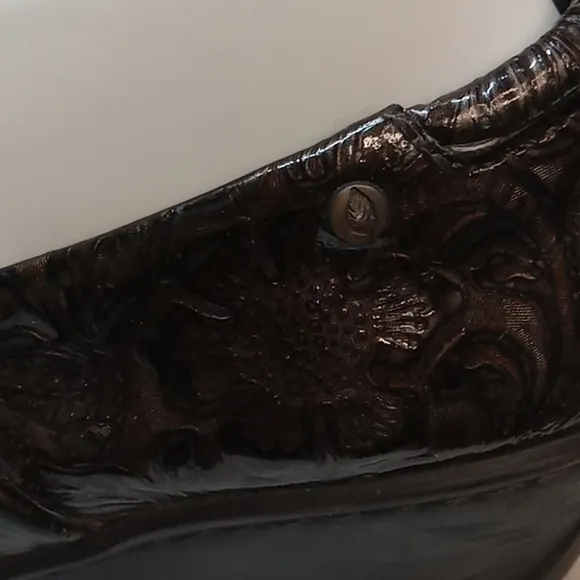 Nuture tooled leather clog nurse hospital shoe size 6