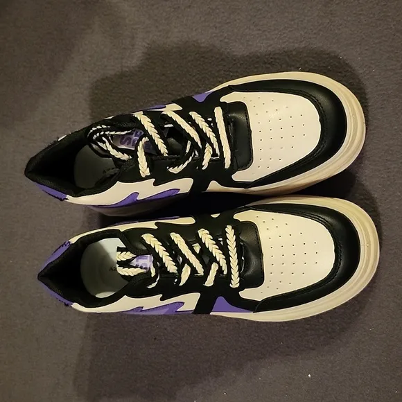💙NWB AZALEA WANG SNEAKERS
