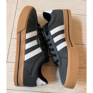 NWB men’s adidas daily 3.0 lace up canvas sneakers. Slate washed gray. Sz 8