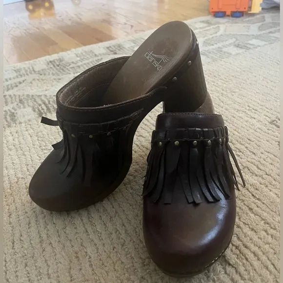 NWOB Dansko Women's Deni Mule Chocolate Leather Fringe Full Grain Size 7.5/38