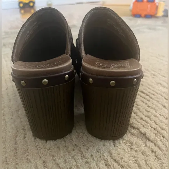 NWOB Dansko Women's Deni Mule Chocolate Leather Fringe Full Grain Size 7.5/38