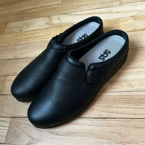 NWOB SAS Women's Clog-Slip Resistant Black slip‎ ons 9.5