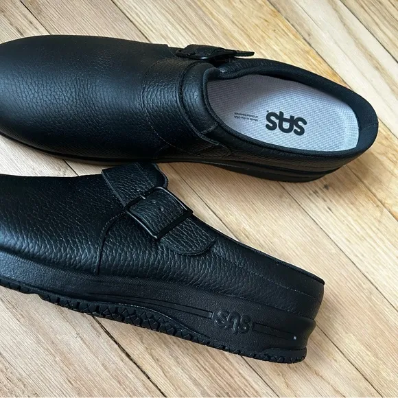 NWOB SAS Women's Clog-Slip Resistant Black slip‎ ons 9.5