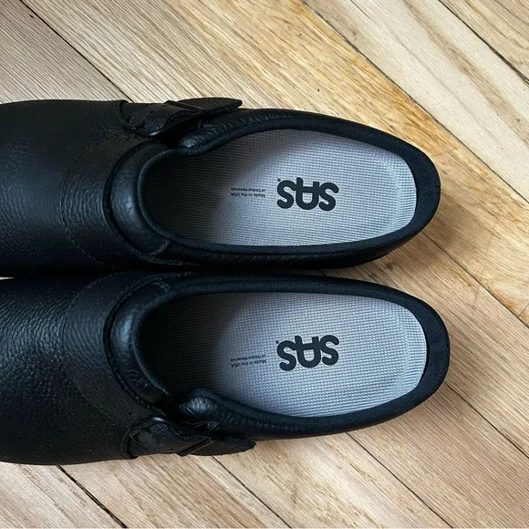 NWOB SAS Women's Clog-Slip Resistant Black slip‎ ons 9.5