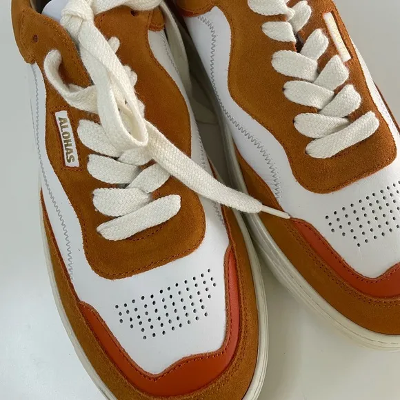 NWOT ALOHAS Low-Top Sneakers Size 10 Women’s