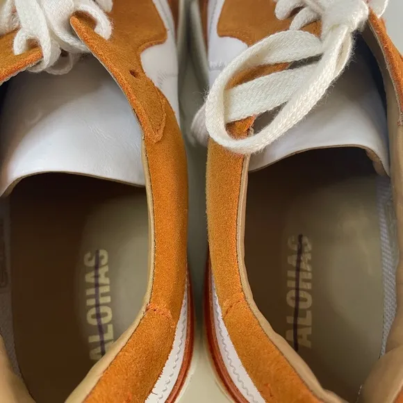 NWOT ALOHAS Low-Top Sneakers Size 10 Women’s