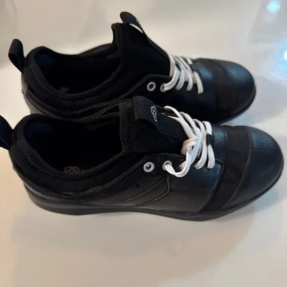 NWOT Athalonz GF2 Turf  Black Shoes White Laces Sneakers Size 6.5
