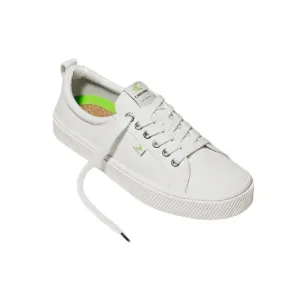 NWOT CARIUMA White Canvas Sneakers
