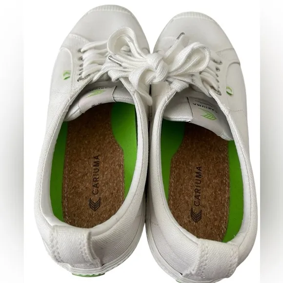 NWOT CARIUMA White Canvas Sneakers