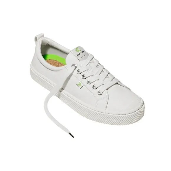 NWOT CARIUMA White Canvas Sneakers