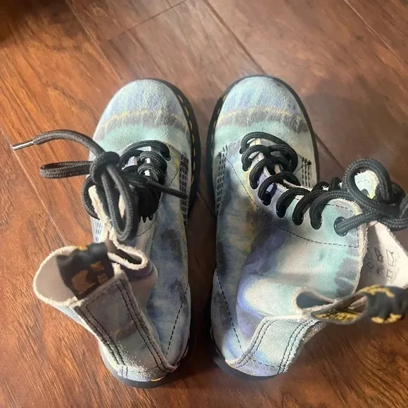 NWOT Doc Marten Tie Dye leather boots-size 5
