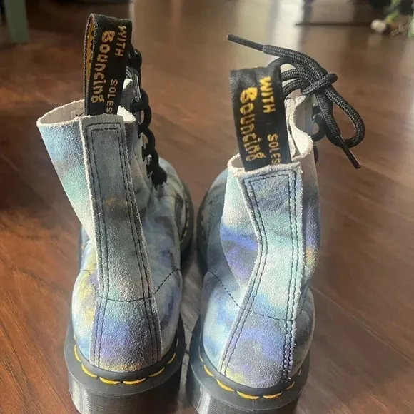 NWOT Doc Marten Tie Dye leather boots-size 5
