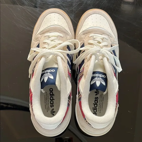 NWOT Men’s Adidas Plaid Sneakers with Gum Sole Size 11 Red White Navy