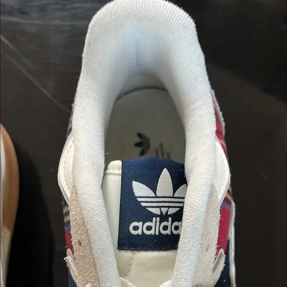 NWOT Men’s Adidas Plaid Sneakers with Gum Sole Size 11 Red White Navy