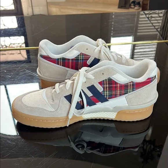 NWOT Men’s Adidas Plaid Sneakers with Gum Sole Size 11 Red White Navy