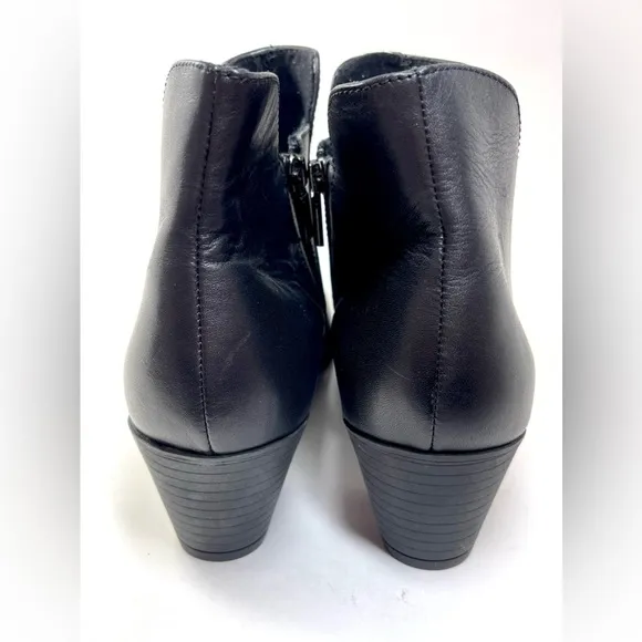 NWOT MUNRO Jackson Chelsea Boots Black Leather Comfort Size 11M