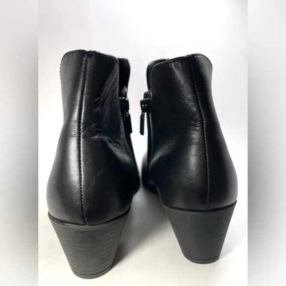 NWOT MUNRO Jackson Chelsea Boots Black Leather Comfort Size 11M