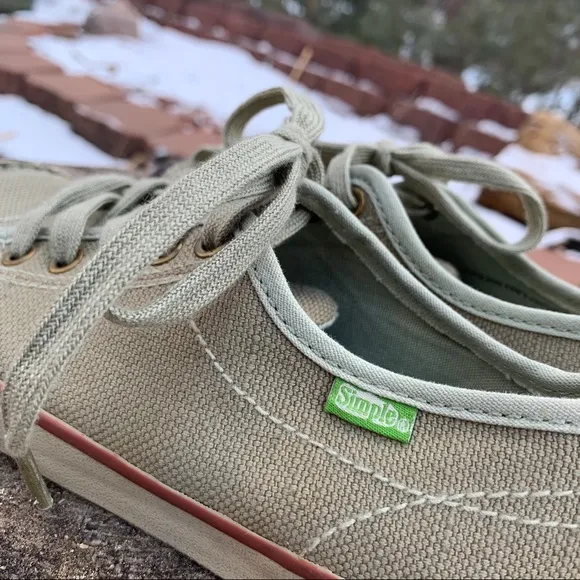NWOT Simple brand eco sneakers 13