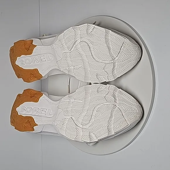 NWOT Sorel Kinetic Breakthru Day Lace Sneaker Tennis Shoes Lifestyle White 9.5