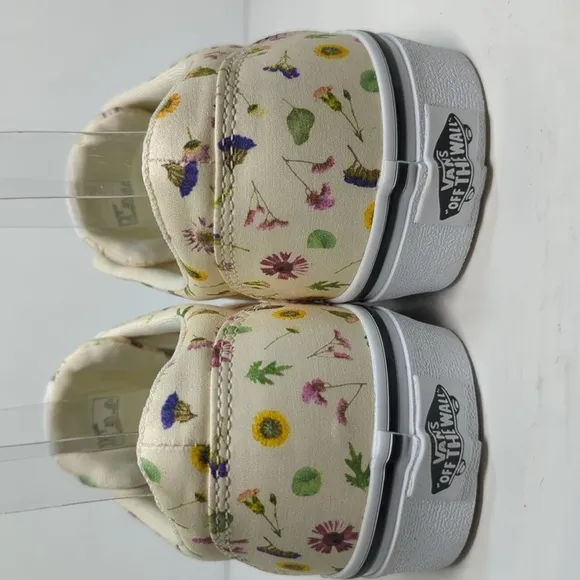 NWOT Vans Floral Classic Floral Canvas off the wall Sneakers womans size 9.5