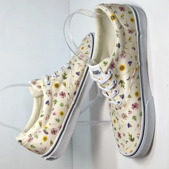 NWOT Vans Floral Classic Floral Canvas off the wall Sneakers womans size 9.5