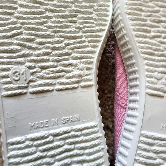 ♥️NWT♥️ BODEN GIRLS CANVAS SNEAKERS