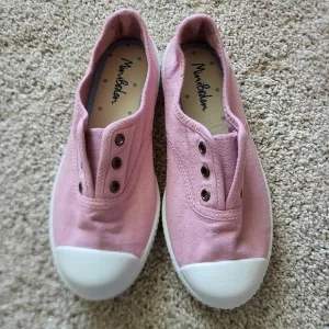 ♥️NWT♥️ BODEN GIRLS CANVAS SNEAKERS