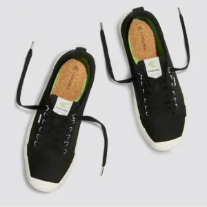 *NWT* Cariuma Black Canvas Sneakers