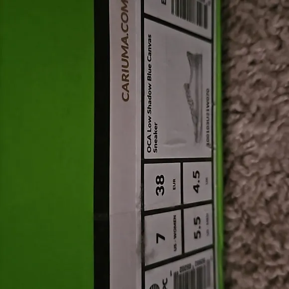 *NWT* Cariuma Canvas Sneakers