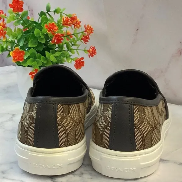 NWT Coach Sneakers in C Logo Size 6.5