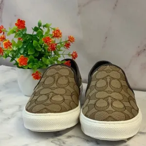 NWT Coach Sneakers in C Logo Size 6.5