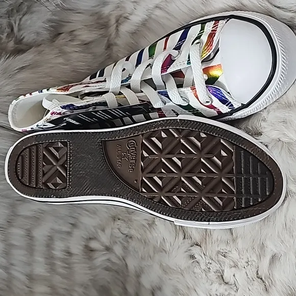 NWT Converse Girls' Chuck Taylor Multicolor All Star Hi Top Sneakers Sz 2