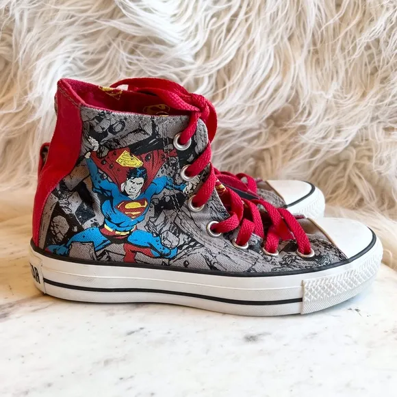 NWT Converse LIMITED EDITION DC Superman Sneakers Sz 3