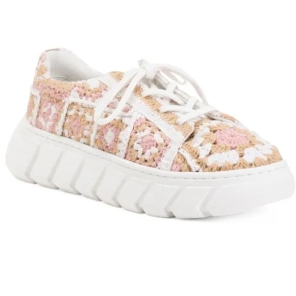 NWT FREE PEOPLE Catch Me If You Can Crochet Sneakers Cream/Pink Size EU39/US…