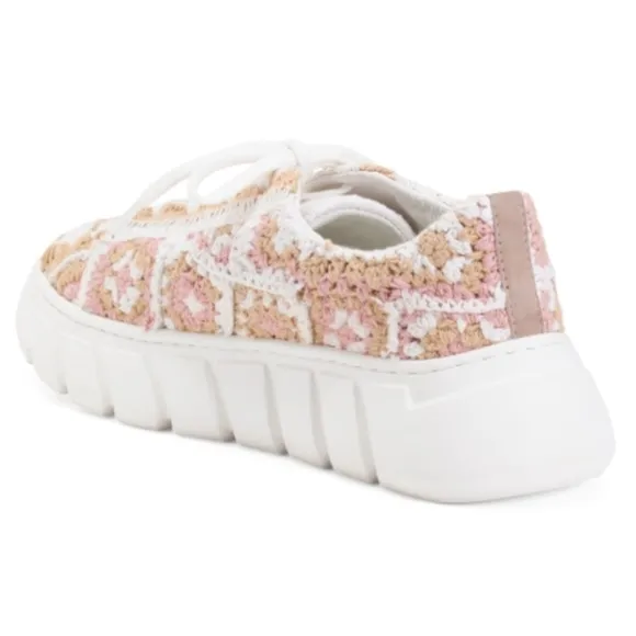 NWT FREE PEOPLE Catch Me If You Can Crochet Sneakers Cream/Pink Size EU39/US…