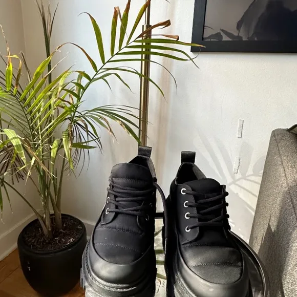 NWT Ganni chunky lug sole black platform sneakers size 40