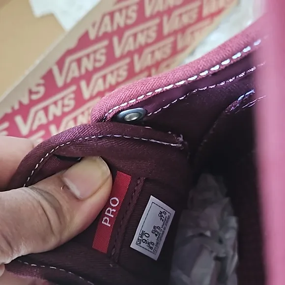 NWT Men's Vans Suede Sneakers