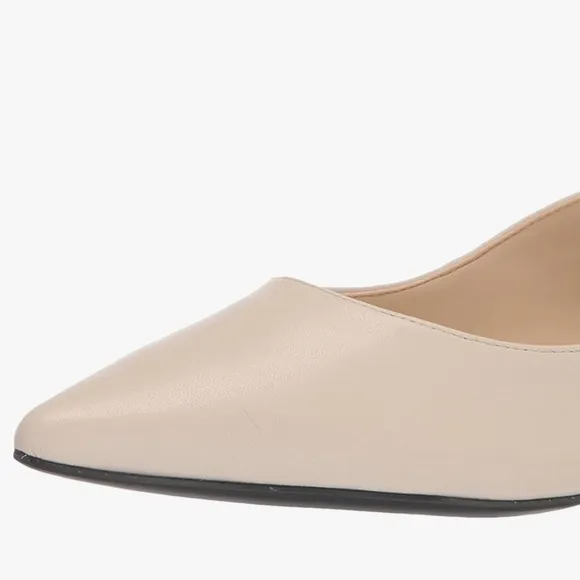 NWT NINE WEST CREAM COLOR FLATS POINTY SHOES SZ 7 M