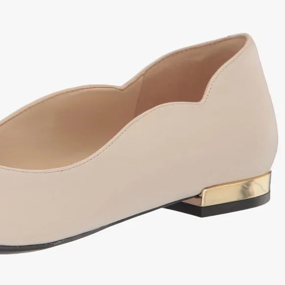 NWT NINE WEST CREAM COLOR FLATS POINTY SHOES SZ 7 M