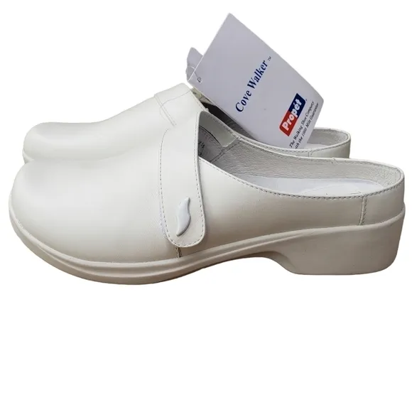 NWT Propèt Cove Walker, Size 7