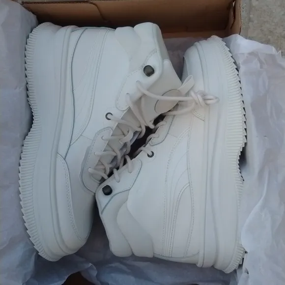 NWT Puma Mayra Frosted Ivory size 9