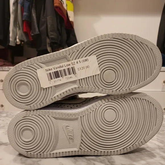 NWT *RARE* Nike Vandal Low Top Sneakers