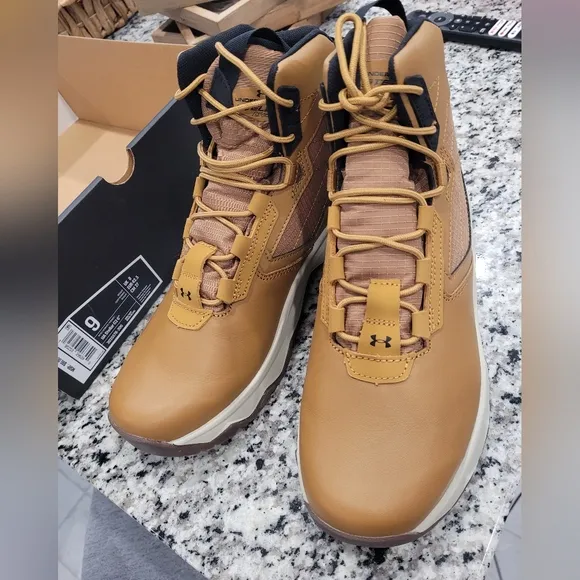 NWT Under Armour UA Stellar G2