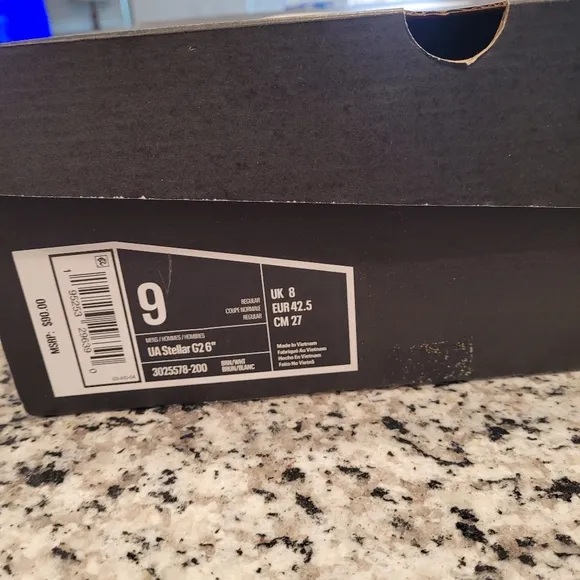 NWT Under Armour UA Stellar G2