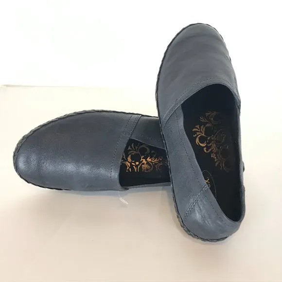 NWT Womens Size 6 to 6.5 Aetrex Kylie Navy Slip On Shoes NEW