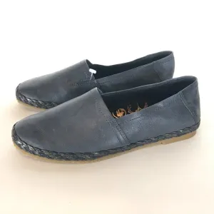 NWT Womens Size 6 to 6.5 Aetrex Kylie Navy Slip On Shoes NEW