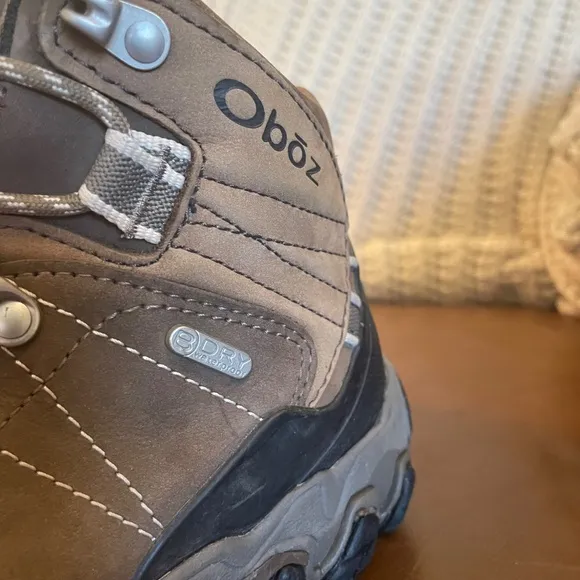 Oboz Hiking boots Size 6.5 EXCELLENT condition like NEW