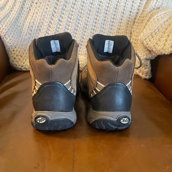 Oboz Hiking boots Size 6.5 EXCELLENT condition like NEW