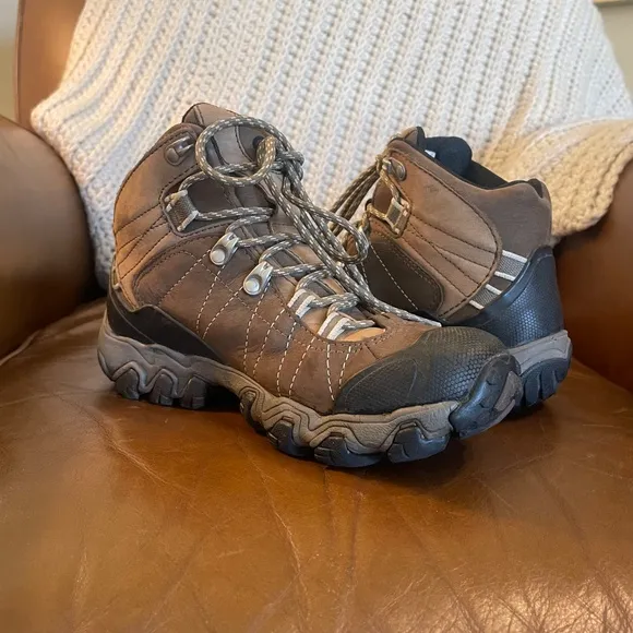 Oboz Hiking boots Size 6.5 EXCELLENT condition like NEW